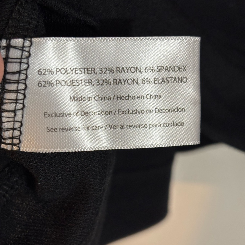Isaac Mizrahi Black Crewneck Sweatshirt - Picture 5 of 6
